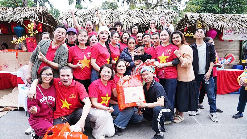 K 병원에서 열린 무료 바자회. (사진: 바띤)