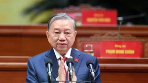 사진으로 보는 제14기 정치국 19명 위원