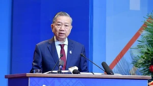 또 럼 공산당 서기장이 베트남 청년연합 제9차 전국대회에서 연설하고 있다. 사진: VGP