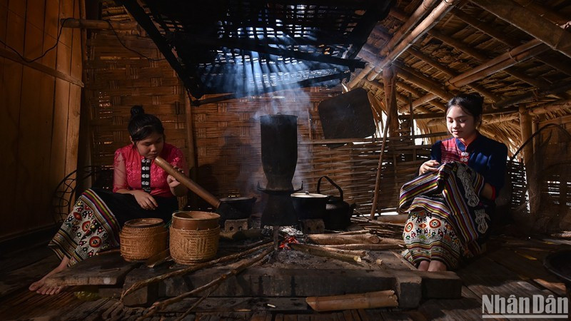 일상 속 소박한 순간들에서 피어나는 행복. (사진: VU LINH)