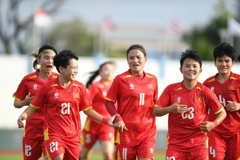 베트남 여자 축구 대표팀이 제33회 동남아시안게임(SEA Games) 준결승전에서 인도네시아를 5-0으로 완파했다. (사진: VNA)