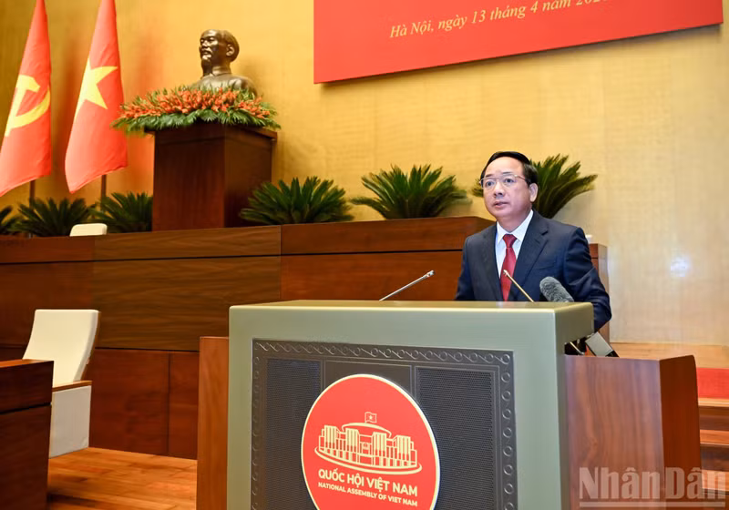 정치국 위원인 찐 반 꾸옛 당 중앙위원회 서기 겸 선전교육대중동원위원회 위원장이 전국 회의에서 발언하고 있다. (사진: 인민신문)