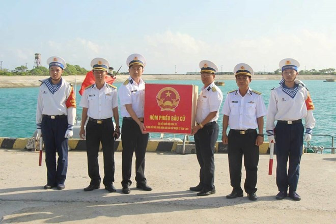 국가선거위원회는 쯔엉사 특별구 내 여러 투표소에서 조기 투표를 승인했다. (사진: 득 투)