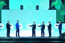 송 페스티벌에서 열린 2025년 베트남 카드의 날 개막식 (사진: NDO)