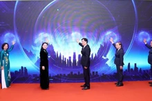 중앙 기관과 하노이의 주요 인사들이 ‘디지털 프론트’ 플랫폼 출범식에 참석했다.