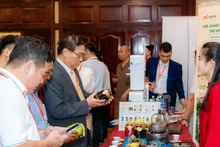 3자 협력은 투명하고 책임감 있으며 지속 가능한 디지털 무역 활동의 관리 및 발전에 기여한다 (사진 설명 - 출처: 빅 리엔)