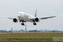 베트남 노이바이 국제공항을 오가는 중동지역 항공사 13편의 항공편이 취소되어 약 2,800명의 승객이 영향을 받았다.