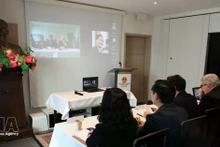 제네바 주재 베트남 상설대표부가 주최한 미국 관세 정책의 새로운 동향에 관한 세미나에 참석한 대표들. (사진: VNA)