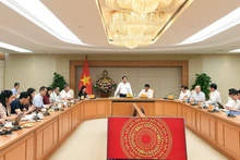 부이 탄 손 부총리가 회의에서 발언하고 있다. (사진: VGP)