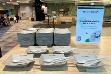 BUYO 바이오플라스틱스는 사탕수수 부산물과 맥주 양조 후 남은 곡물을 활용해 바이오플라스틱을 생산하며 소재의 ‘생물화(biologisation)’를 추진하고 있다. (사진: PHAM KIEN)