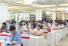  회의에 참석한 대표단.