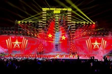 꽝닌 카운트다운 페스티벌 2026에서 열린 공연 (사진: baovanhoa.vn)