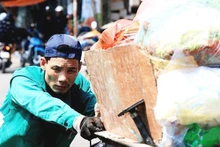 임금 인상은 근로자들의 생활 여건을 개선하는 동시에, 기업들이 안정성을 유지하고 생산 및 운영을 지속적으로 확장할 수 있도록 하기 위한 것이다. (사진: NDO)