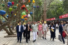 프로그램에 참가한 대표단 (사진: VNA)