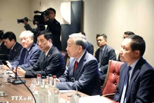 또 럼 베트남 공산당 서기장이 런던에서 열린 인공지능 및 기술 관련 세미나에 참석했다 (사진: VNA)