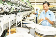 손남섬유의류주식회사(닌빈) 근로자들. (사진: 칸 안)