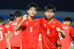 U17 베트남 선수들이 골을 넣은 뒤 기뻐하고 있다. (사진: VFF)