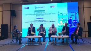 회의에 참석한 대표들.