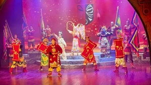 축제 개막식에서 열린 예술 공연. (사진: NDO)