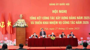 2025년 당 건설 사업을 평가하고 2026년 과업을 제시하는 회의. (사진: VNA)