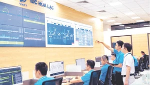 VNPT IDC 호아락 데이터 센터 운영 모습. (자료 사진 - 사진: NDO)