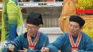 축제의 서예 부스 (사진: VNA)