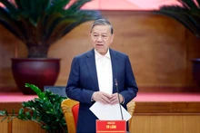 또 럼 당 서기장이 꽝닌성 당위원회와의 업무회의에서 발언하고 있다. (사진: VNA)