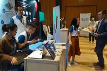 호찌민시에서 베트남 디지털 전환의 날을 맞아 디지털 전환 솔루션들이 전시되고 있다.