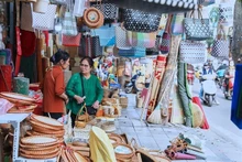 하노이 항찌에우 거리의 한 상점. (사진: VNA)