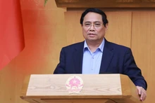 팜 민 찐 베트남 총리가 8일 열린 정부 정례회의에서 발언하고 있다. (사진: VNA)