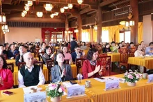 행사에 참석한 대표단. (사진: Anh Minh)