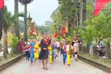 축제를 즐기고 있는 빈롱 지역 크메르족 주민들.