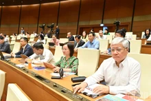 국회는 제15기 국회 제10차 회기의 마지막 주에 여러 주요 법률안과 결의안을 표결로 통과시킬 예정이다. (사진: DUY LINH)