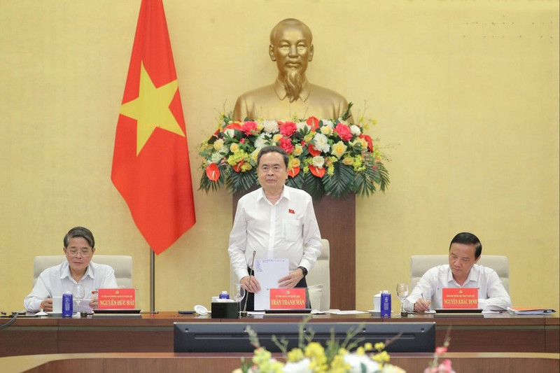 회의에서 발언하는 쩐 탄 먼 국회 의장. (사진: daibieunhandan.vn)