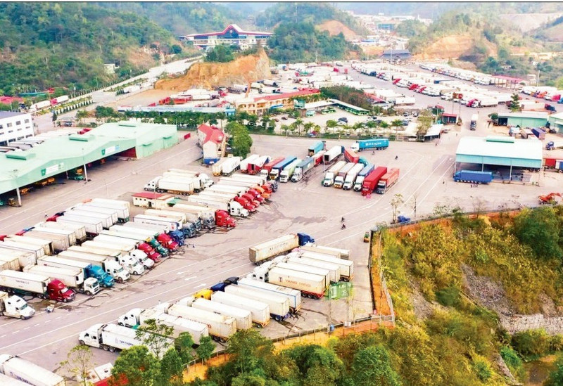 랑선성의 발전에서 주도적 역할을 하는 국경 관문 경제.