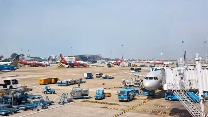 팜 지아 뚝 부총리는 2분기중으로 2021~2030년 기간을 대상으로 한 국가 공항 시스템 계획(2050년까지의 비전 포함)을 최종 확정하기 위한 검토를 실시할 것을 당부했다.