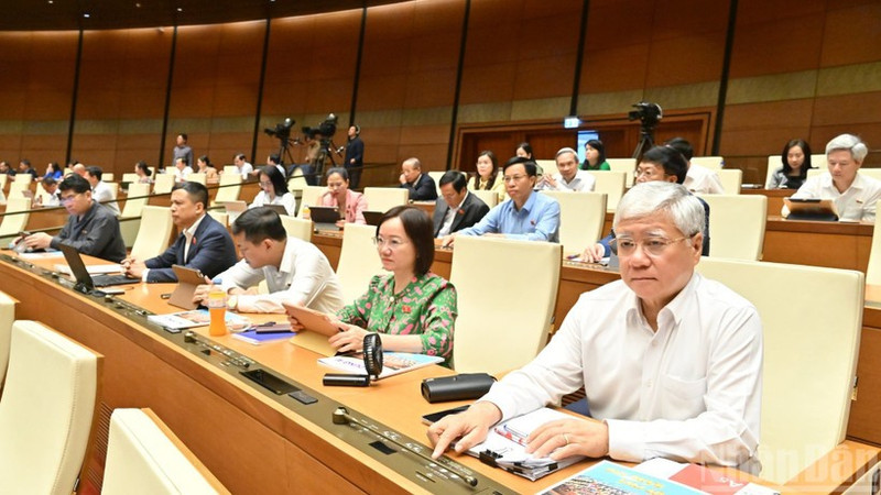 국회는 제15기 국회 제10차 회기의 마지막 주에 여러 주요 법률안과 결의안을 표결로 통과시킬 예정이다. (사진: DUY LINH)