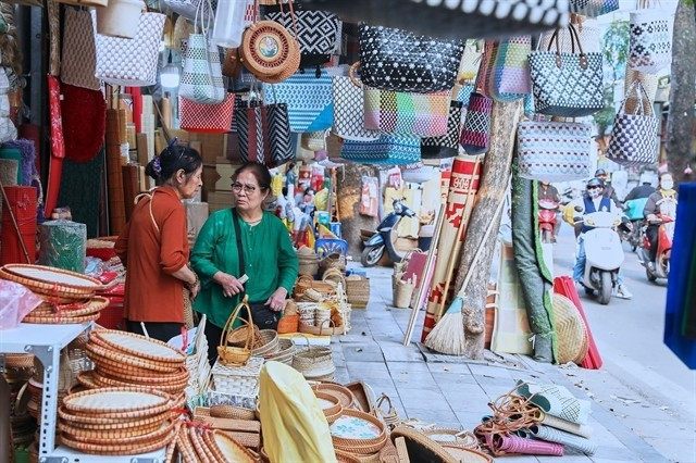 하노이 항찌에우 거리의 한 상점. (사진: VNA)