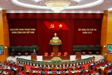 제14기 당 중앙위원회 제2차 회의 폐회식. (사진: VNA)