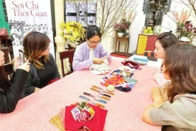 '시간의 실' 프로젝트의 바느질 실습 세션.