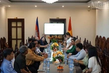  소중한 실무 경험을 공유하는 기업인들. (사진: DINH TRUONG)