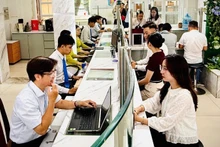 프로세스와 문서 절차의 간소화가 이제 금융 기관 개혁의 핵심이 되고 있다.