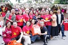 K 병원에서 열린 무료 바자회. (사진: 바띤)