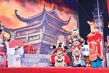 박닌성 푸만뚜엉 클럽의 공연. (사진: 푸만뚜엉 클럽)