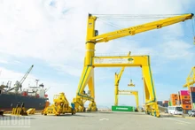 다낭항은 중부 지역의 주요 무역 관문이다.