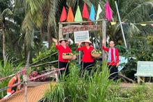 꼰호 지역 주민들은 손상되지 않은 자연 환경을 바탕으로 지역사회 기반 관광을 발전시키고 있다.