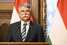 라슬로 쾨베르 헝가리 국회의장이 18일 베트남을 공식 방문했다