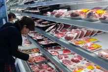 베트남 소비자들에게 제공되는 세계적인 수준의 칠레 제품. (사진은 참고용: VNA)