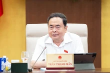 쩐탄먼 국회의장이 13일 열린 제50차 국회 상임위원회 회의에서 발언하고 있다. (사진: VNA)