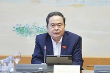 쩐탄만 국회의장이 2025년 10월 23일 열린 소그룹 토론회에서 발언하고 있다. (사진: VNA)